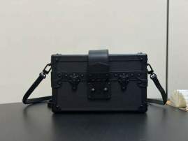 Picture of Louis Vuitton Mens Bags _SKUfw176132218fw